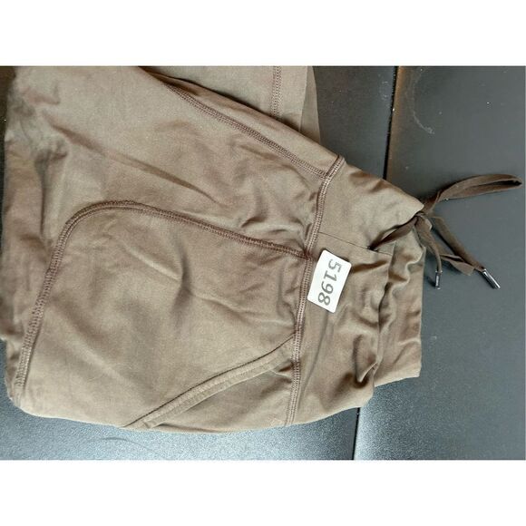 Lululemon Sz 6 burmuda Meryl nylon/lycra spandex 10” in seam womens shorts high - Picture 7 of 7